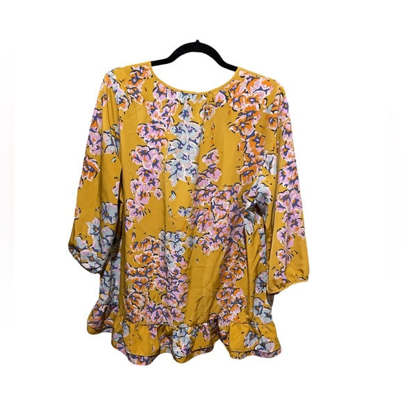 Logo instant chic size large blouse EUC - Picture 5 of 10